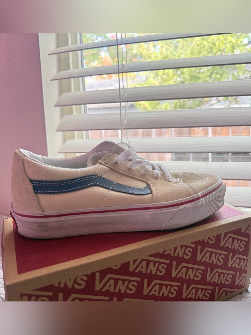 Vans - Picture 2 of 3